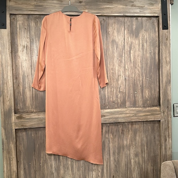 Veronica Beard Rome Hi-Low Tunic Top in Chai NWT Size Small - Picture 3 of 6